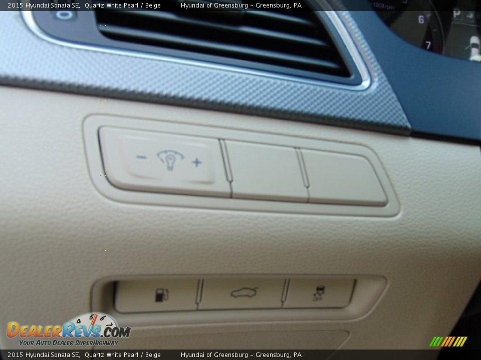 2015 Hyundai Sonata SE Quartz White Pearl / Beige Photo #17