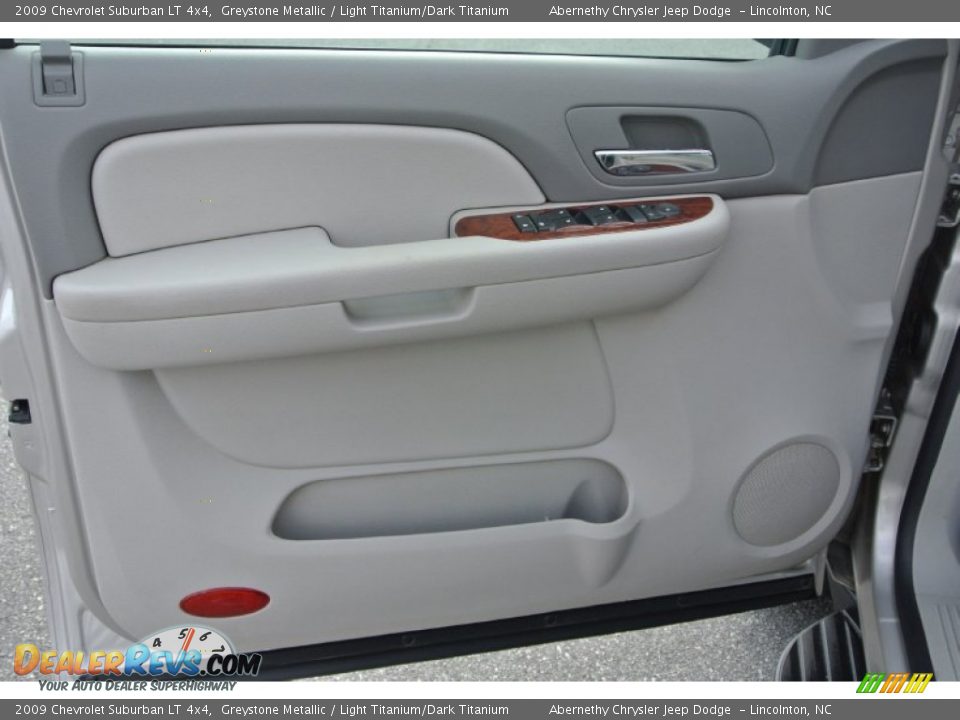 Door Panel of 2009 Chevrolet Suburban LT 4x4 Photo #9