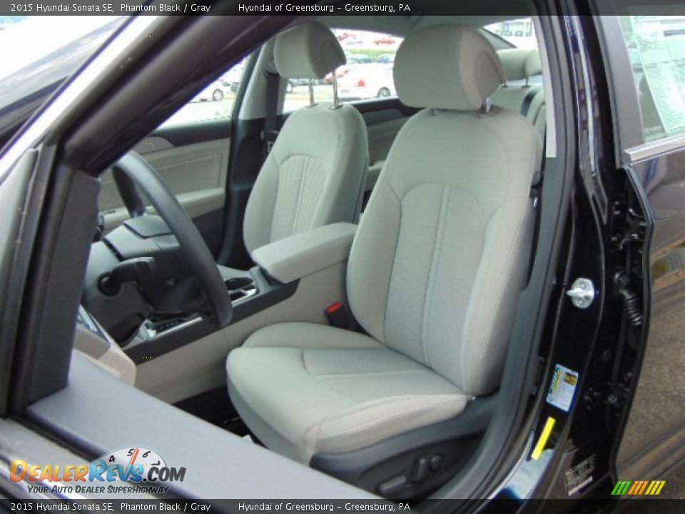 Front Seat of 2015 Hyundai Sonata SE Photo #10