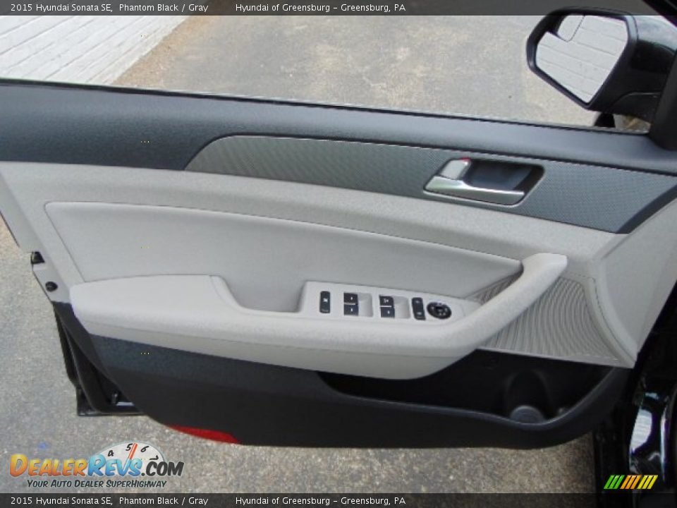 Door Panel of 2015 Hyundai Sonata SE Photo #13