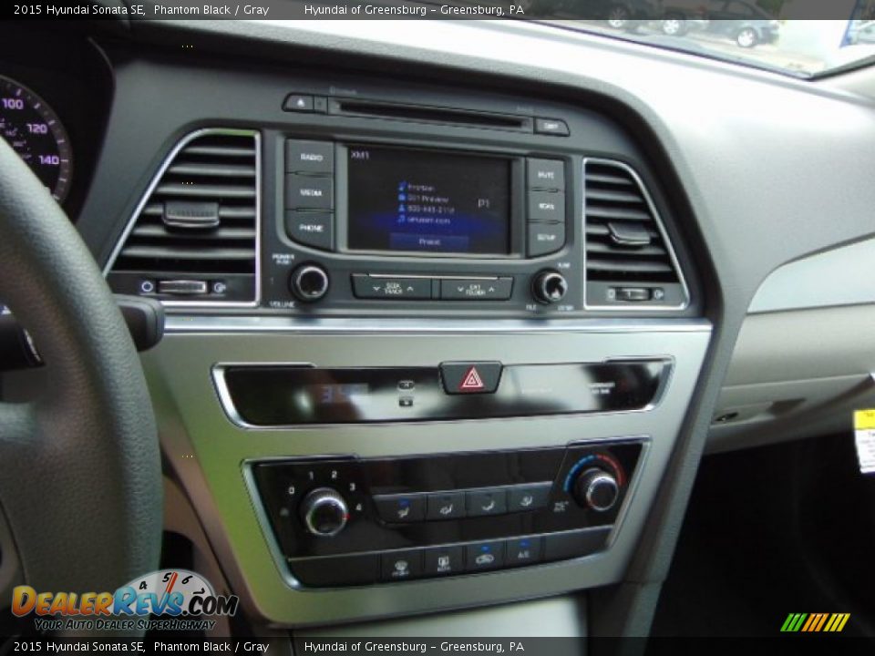 Controls of 2015 Hyundai Sonata SE Photo #15