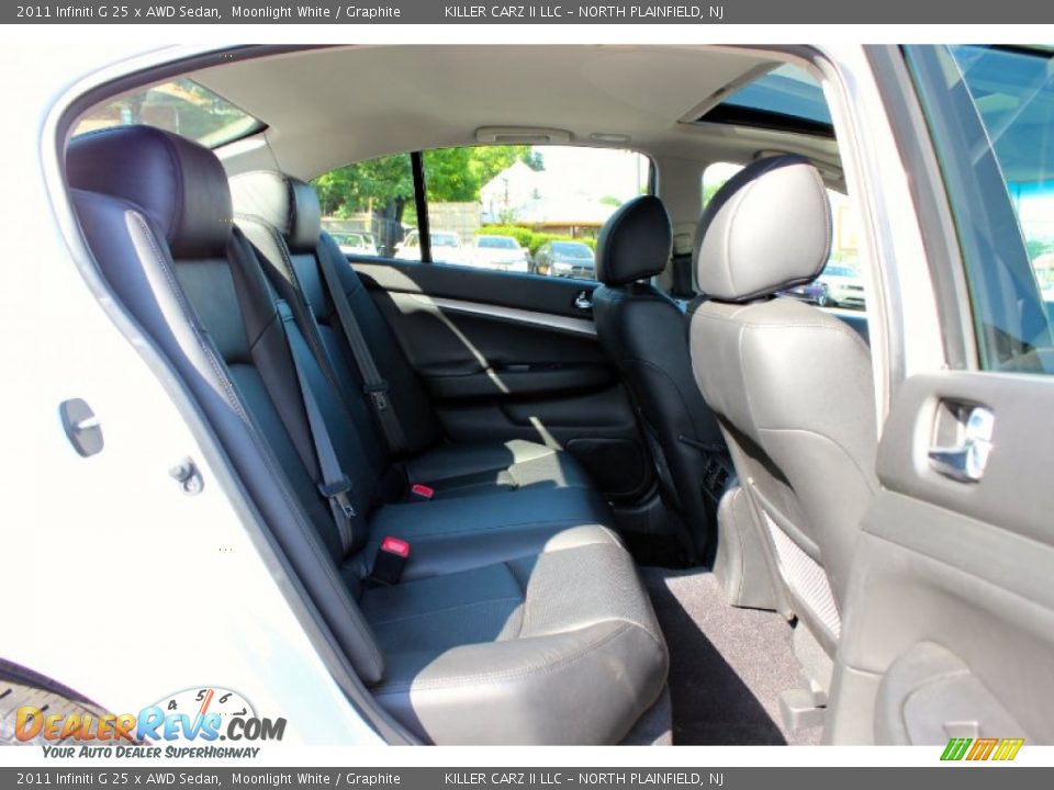 2011 Infiniti G 25 x AWD Sedan Moonlight White / Graphite Photo #24
