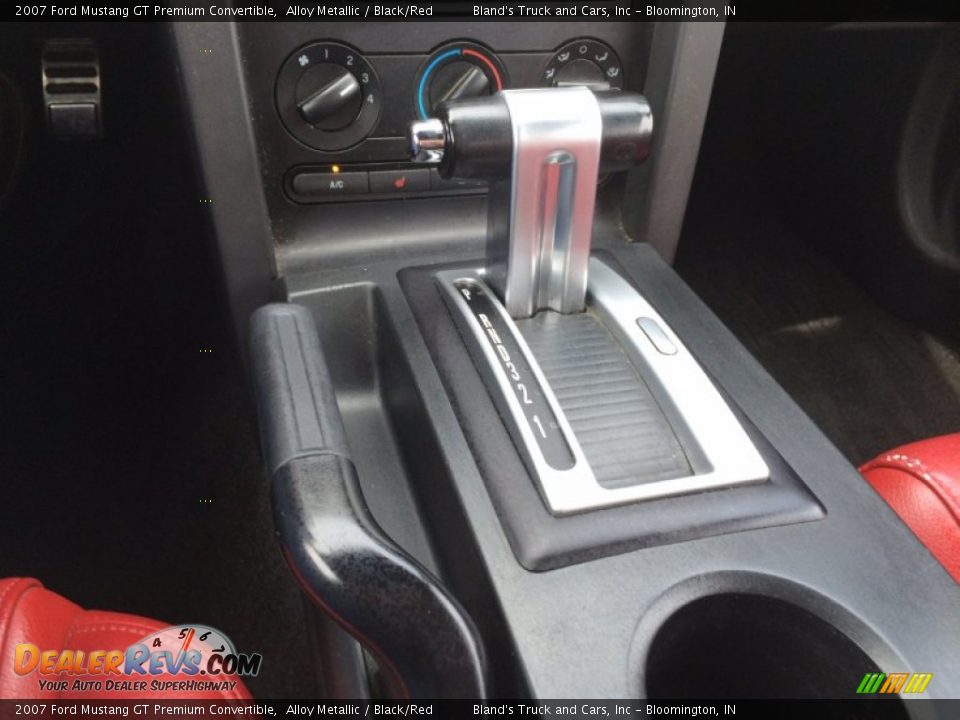 2007 Ford Mustang GT Premium Convertible Shifter Photo #16