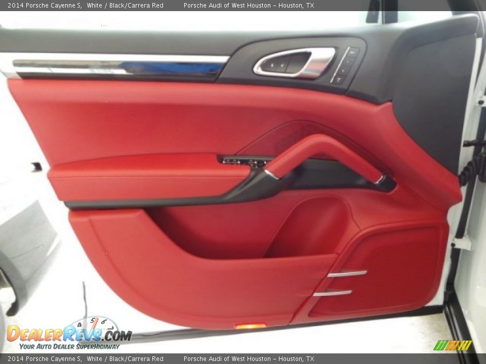 Door Panel of 2014 Porsche Cayenne S Photo #10