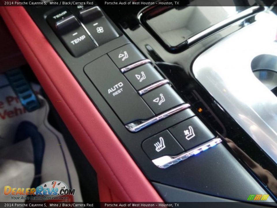Controls of 2014 Porsche Cayenne S Photo #23
