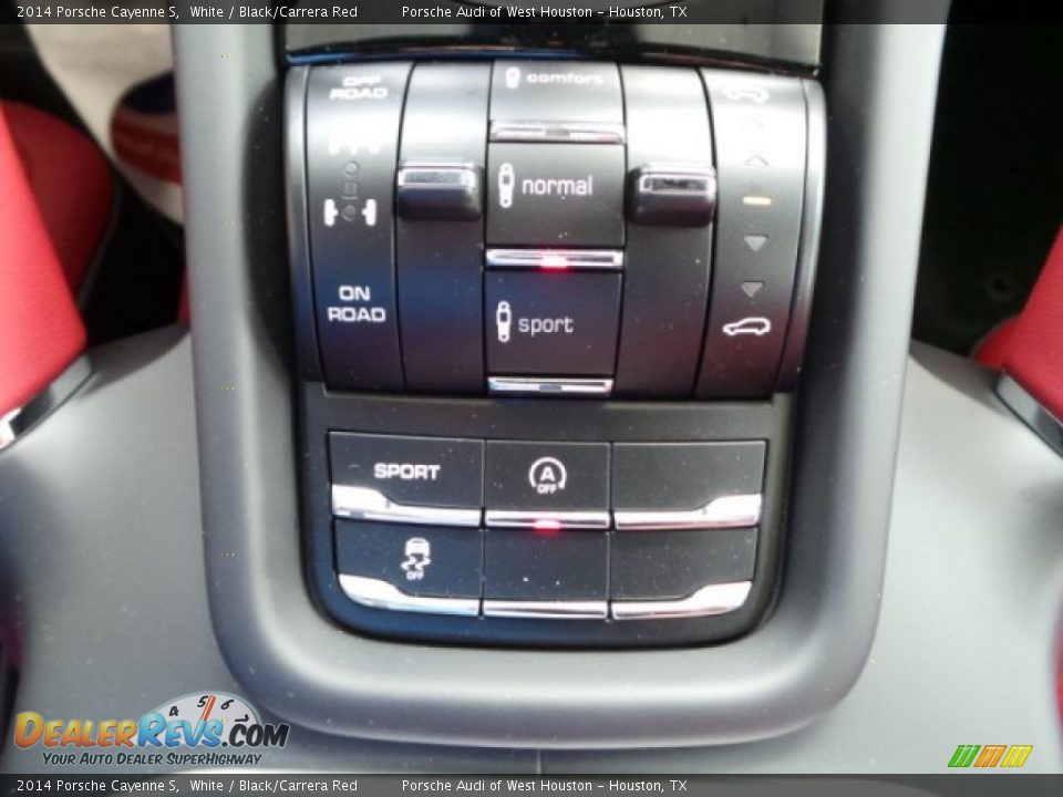 Controls of 2014 Porsche Cayenne S Photo #24