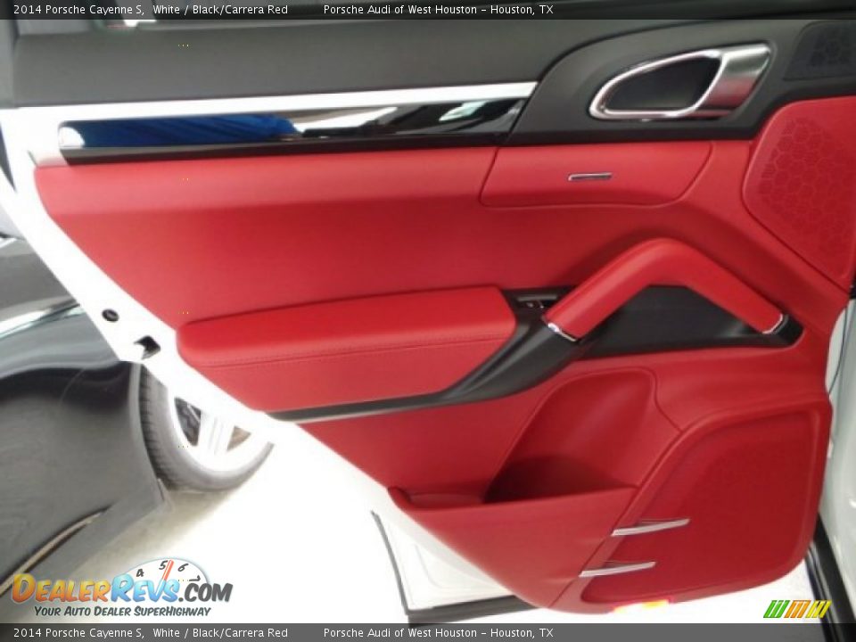Door Panel of 2014 Porsche Cayenne S Photo #27