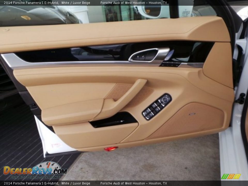 Door Panel of 2014 Porsche Panamera S E-Hybrid Photo #10