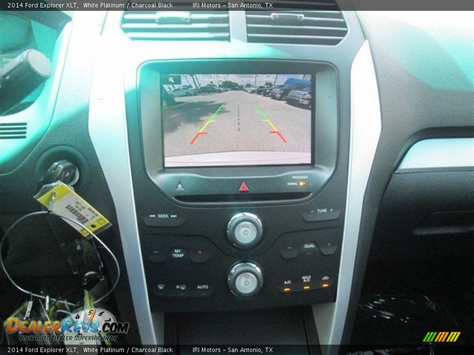 2014 Ford Explorer XLT White Platinum / Charcoal Black Photo #16