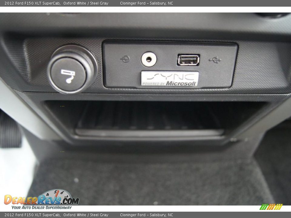 2012 Ford F150 XLT SuperCab Oxford White / Steel Gray Photo #33