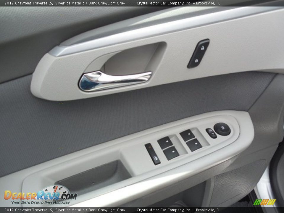 2012 Chevrolet Traverse LS Silver Ice Metallic / Dark Gray/Light Gray Photo #19