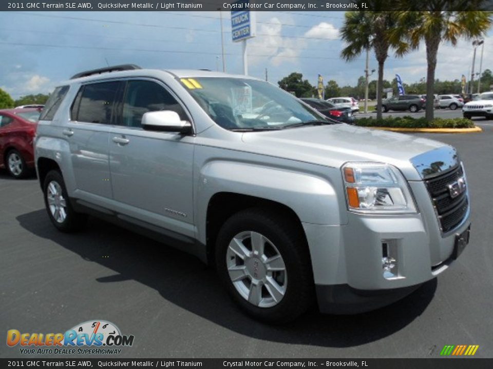 Front 3/4 View of 2011 GMC Terrain SLE AWD Photo #11