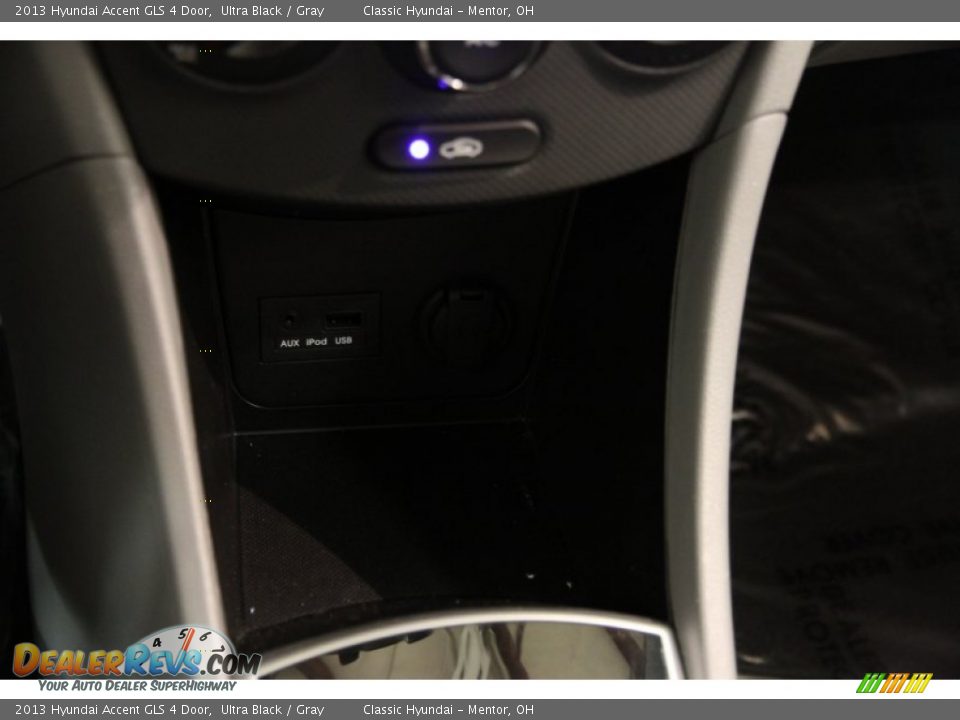 2013 Hyundai Accent GLS 4 Door Ultra Black / Gray Photo #10