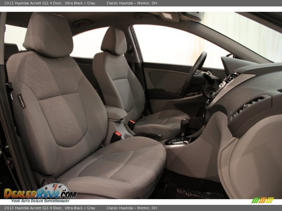 2013 Hyundai Accent GLS 4 Door Ultra Black / Gray Photo #11