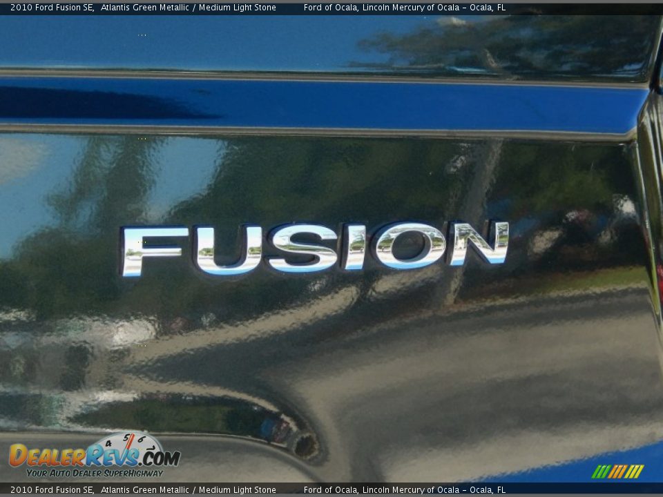 2010 Ford Fusion SE Atlantis Green Metallic / Medium Light Stone Photo #9