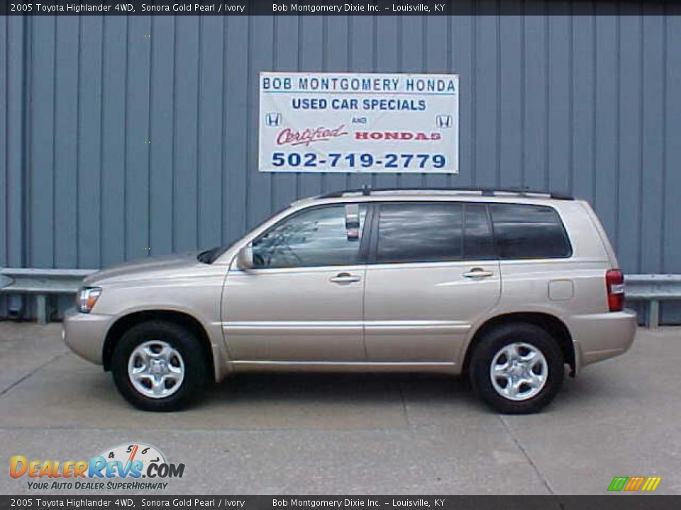 2005 Toyota Highlander 4WD Sonora Gold Pearl / Ivory Photo #1
