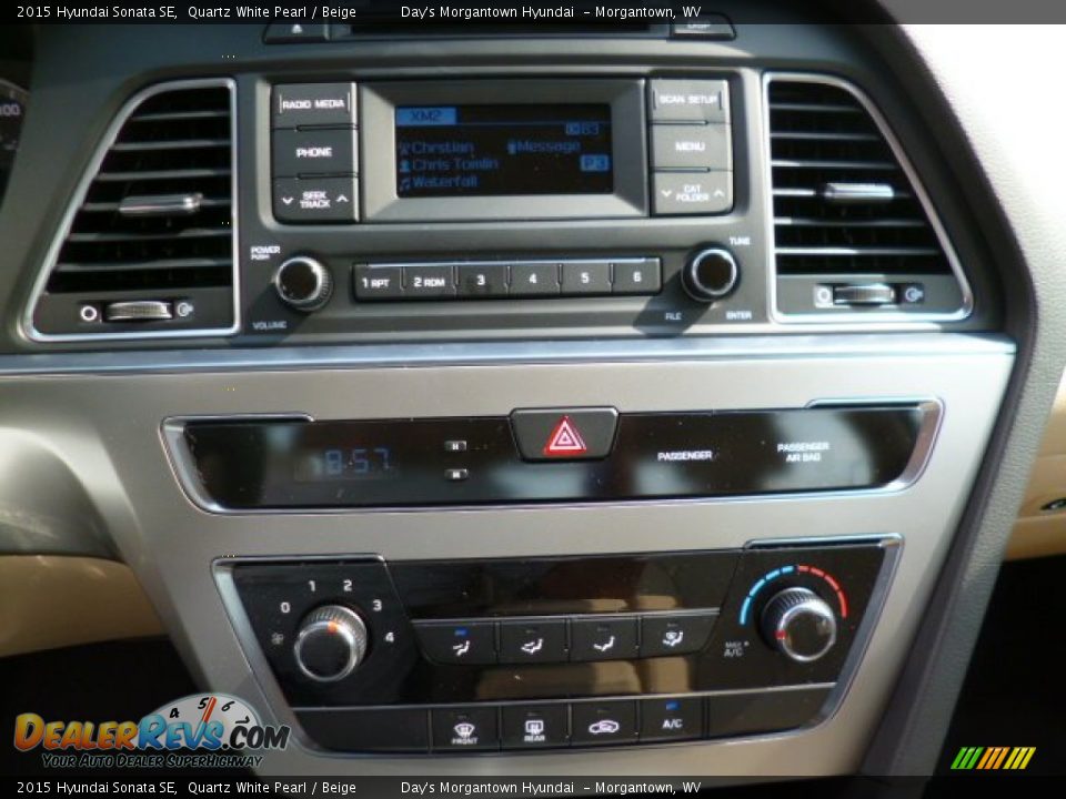 Controls of 2015 Hyundai Sonata SE Photo #19
