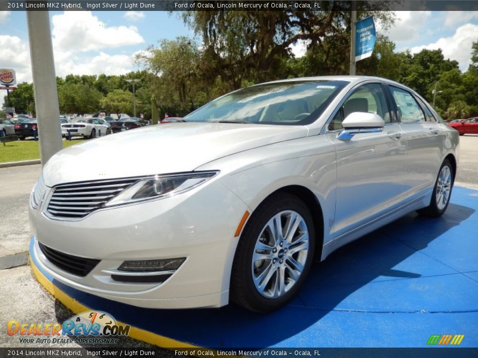 Front 3/4 View of 2014 Lincoln MKZ Hybrid Photo #1