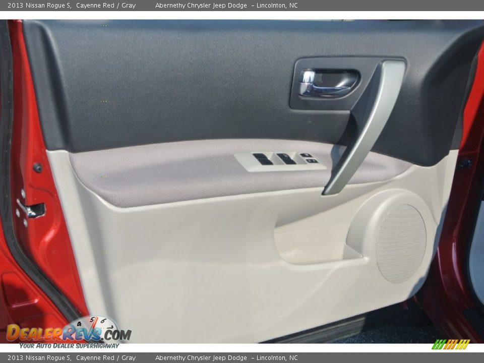 2013 Nissan Rogue S Cayenne Red / Gray Photo #10
