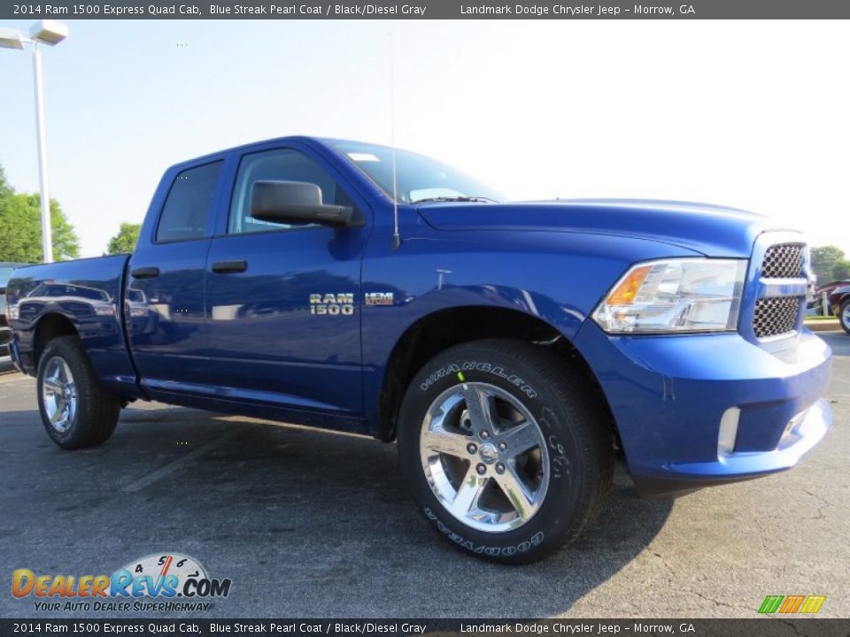 Front 3/4 View of 2014 Ram 1500 Express Quad Cab Photo #4