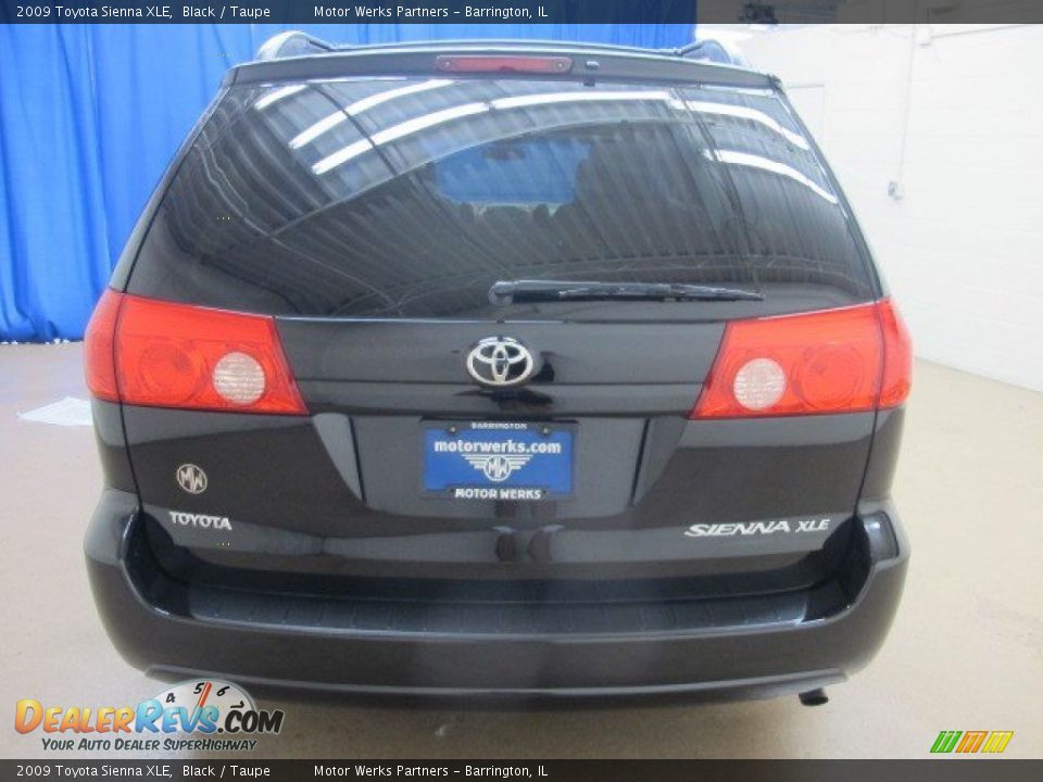 2009 Toyota Sienna XLE Black / Taupe Photo #5