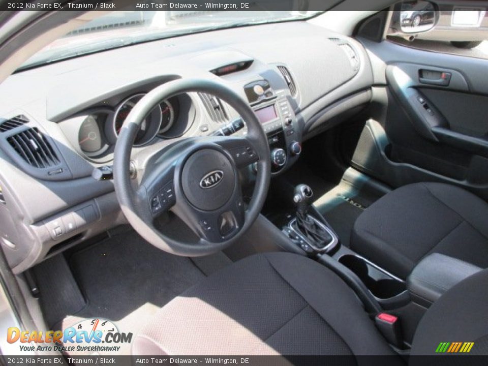 2012 Kia Forte EX Titanium / Black Photo #11