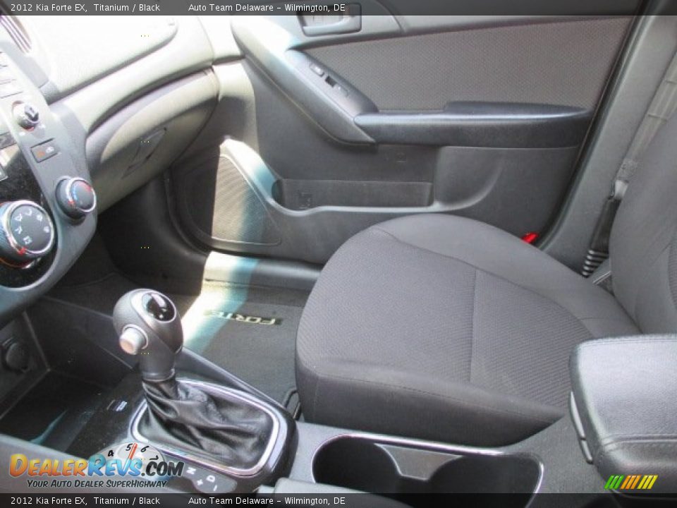 2012 Kia Forte EX Titanium / Black Photo #15