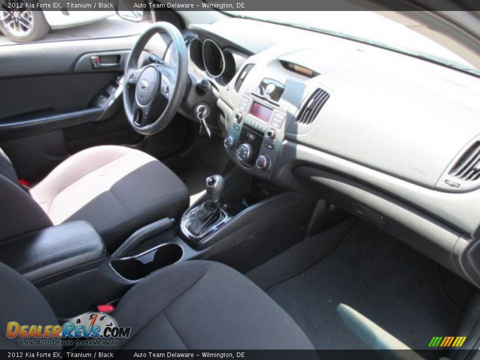 2012 Kia Forte EX Titanium / Black Photo #16
