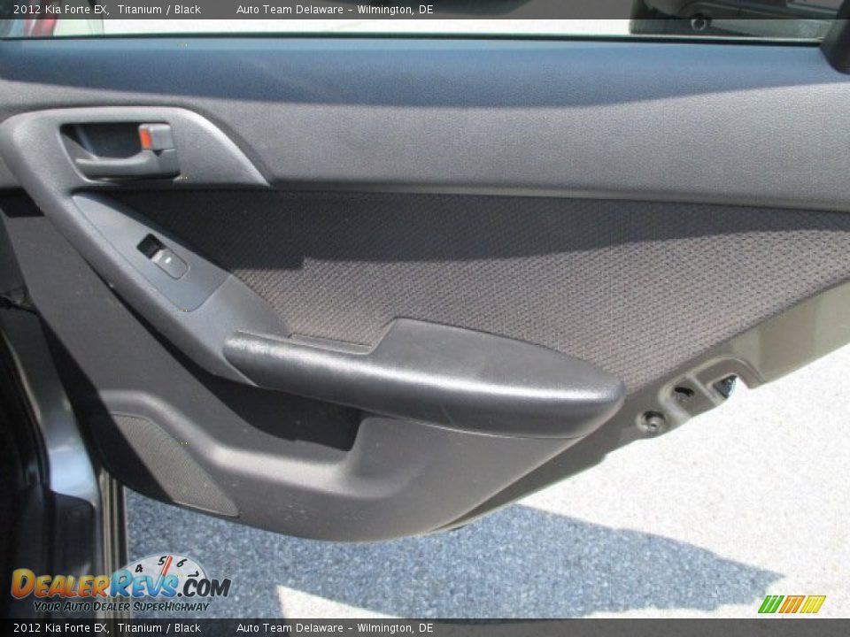 2012 Kia Forte EX Titanium / Black Photo #24
