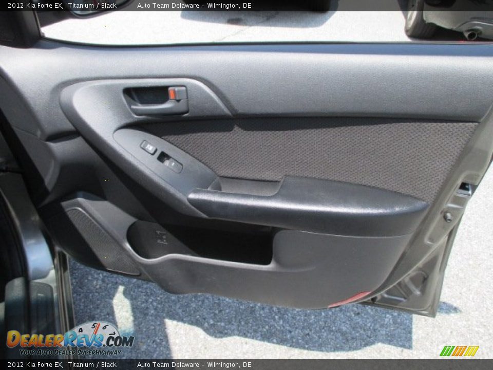 2012 Kia Forte EX Titanium / Black Photo #25