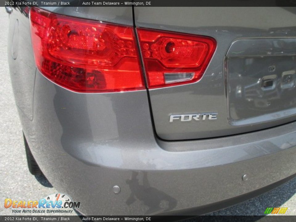 2012 Kia Forte EX Titanium / Black Photo #30