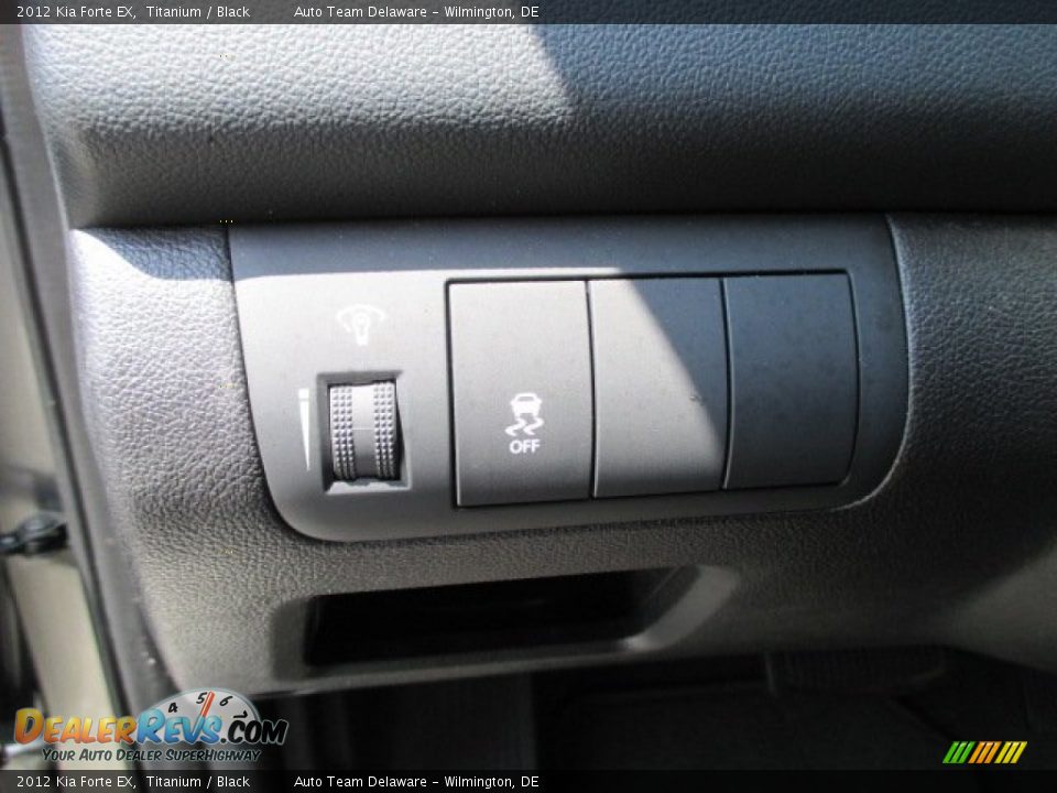 2012 Kia Forte EX Titanium / Black Photo #32