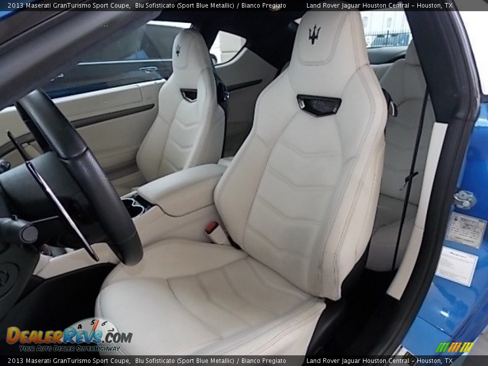 Front Seat of 2013 Maserati GranTurismo Sport Coupe Photo #2