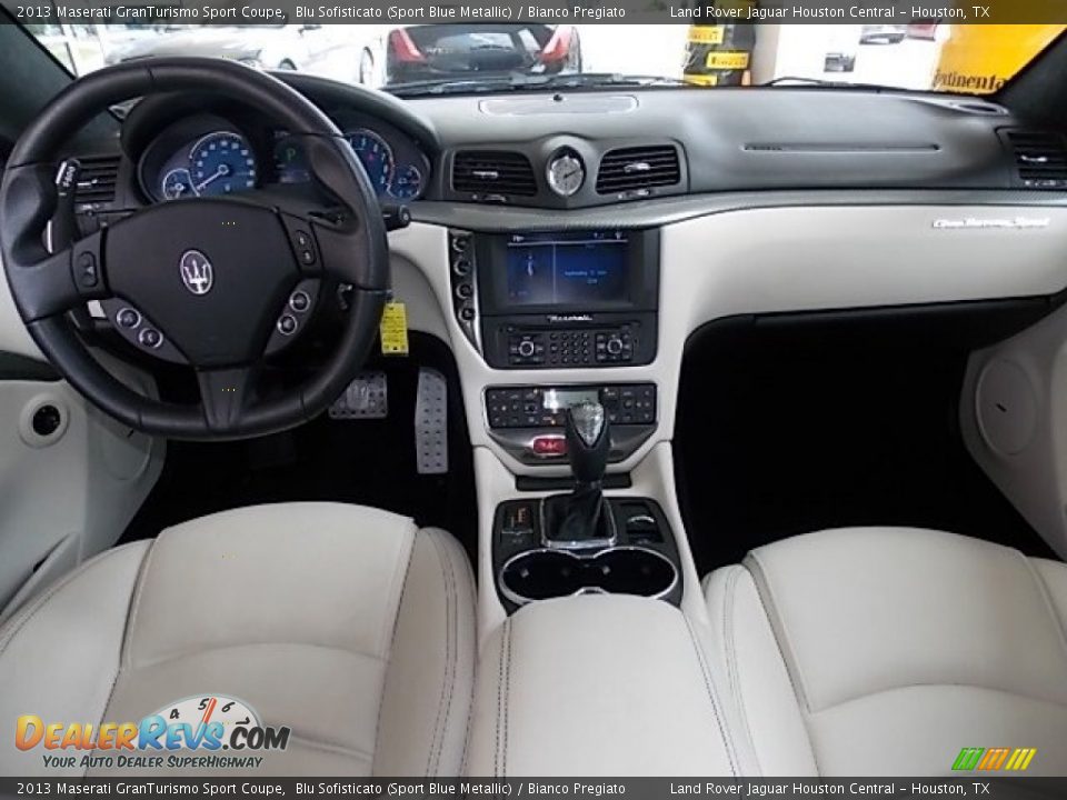 Dashboard of 2013 Maserati GranTurismo Sport Coupe Photo #3