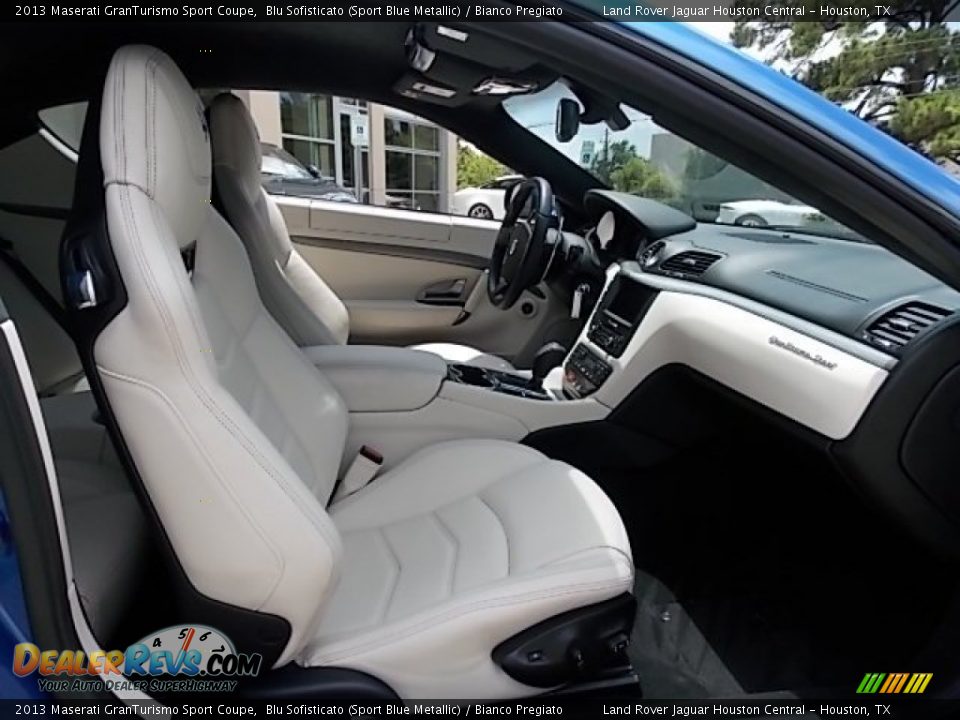 Front Seat of 2013 Maserati GranTurismo Sport Coupe Photo #4
