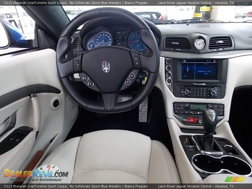 Dashboard of 2013 Maserati GranTurismo Sport Coupe Photo #12