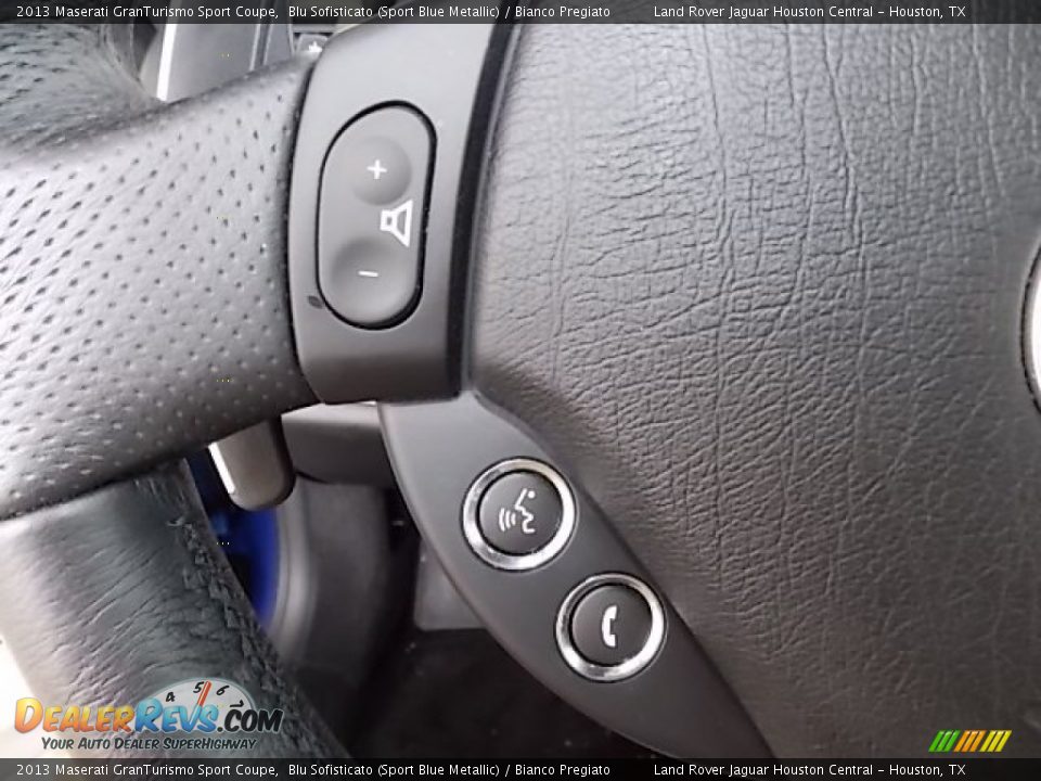 Controls of 2013 Maserati GranTurismo Sport Coupe Photo #14