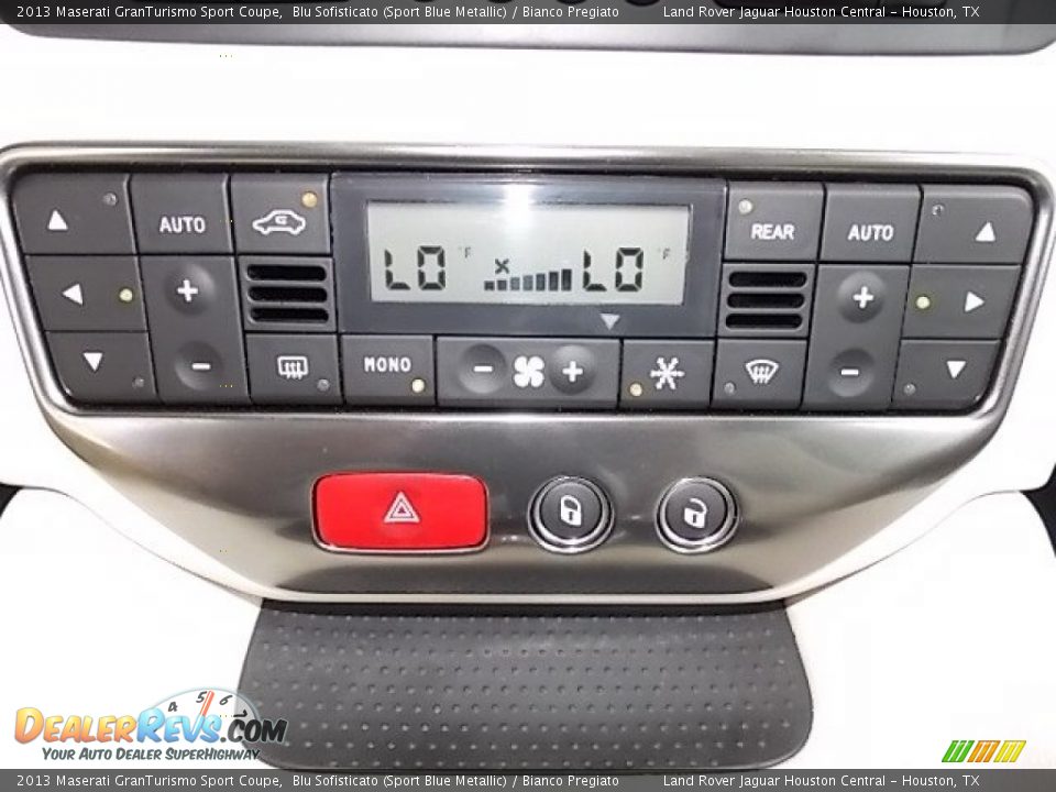 Controls of 2013 Maserati GranTurismo Sport Coupe Photo #19