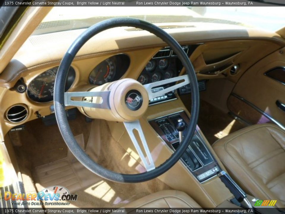 Dashboard of 1975 Chevrolet Corvette Stingray Coupe Photo #13