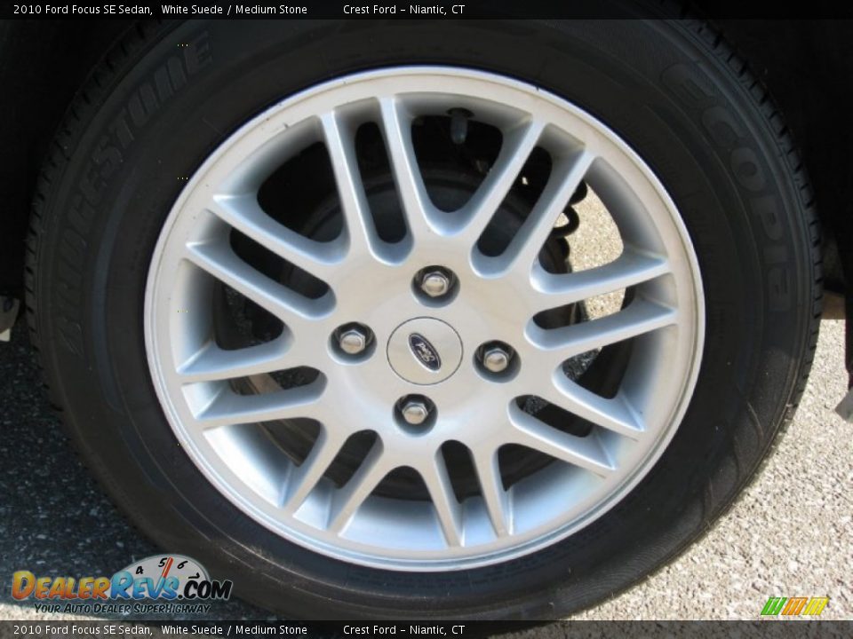 2010 Ford Focus SE Sedan White Suede / Medium Stone Photo #9