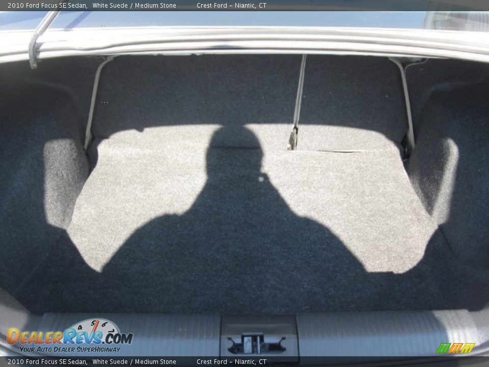 2010 Ford Focus SE Sedan White Suede / Medium Stone Photo #10