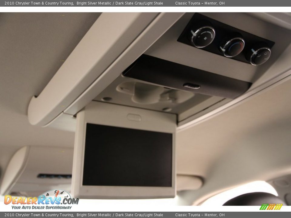 2010 Chrysler Town & Country Touring Bright Silver Metallic / Dark Slate Gray/Light Shale Photo #21