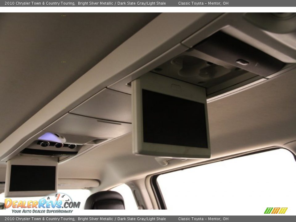 2010 Chrysler Town & Country Touring Bright Silver Metallic / Dark Slate Gray/Light Shale Photo #22
