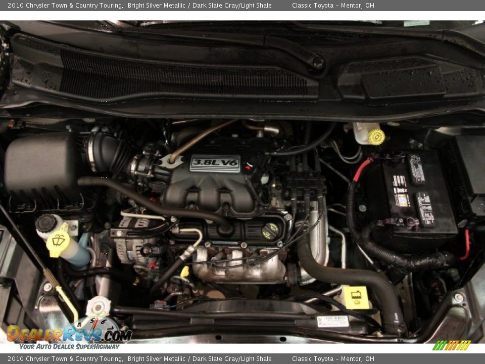 2010 Chrysler Town & Country Touring Bright Silver Metallic / Dark Slate Gray/Light Shale Photo #24