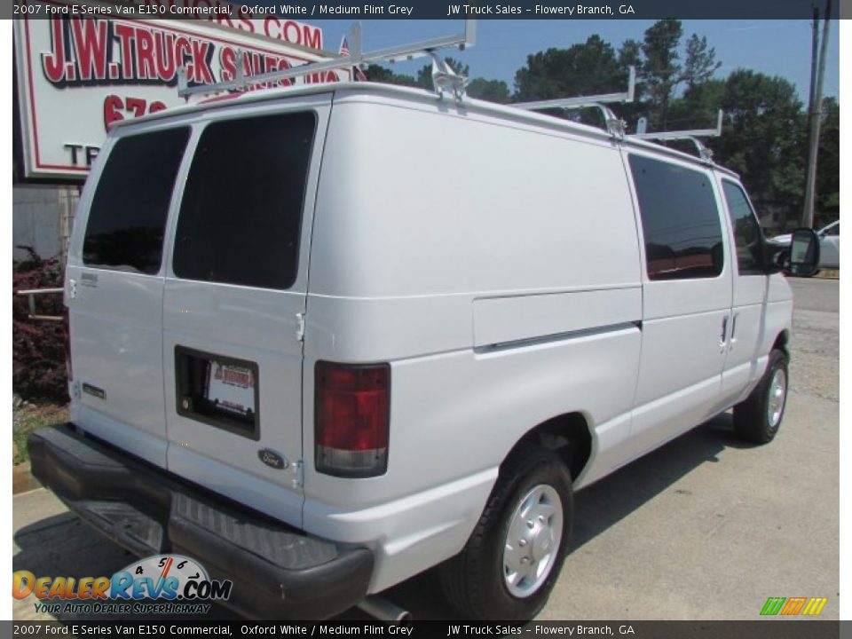 2007 Ford E Series Van E150 Commercial Oxford White / Medium Flint Grey Photo #4