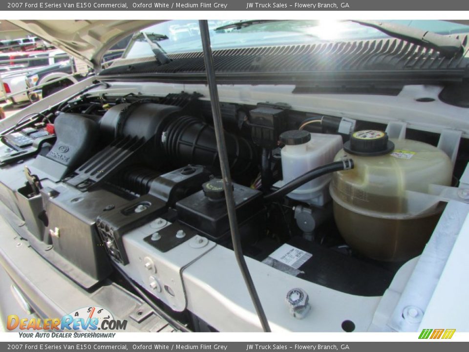 2007 Ford E Series Van E150 Commercial Oxford White / Medium Flint Grey Photo #10