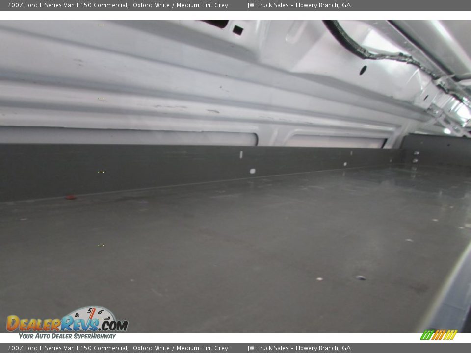 2007 Ford E Series Van E150 Commercial Oxford White / Medium Flint Grey Photo #17