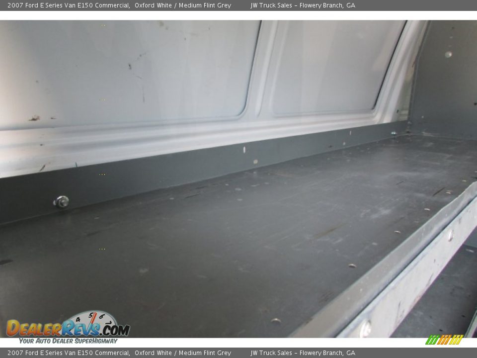 2007 Ford E Series Van E150 Commercial Oxford White / Medium Flint Grey Photo #18