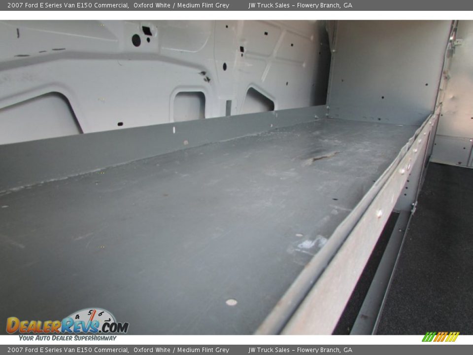 2007 Ford E Series Van E150 Commercial Oxford White / Medium Flint Grey Photo #19