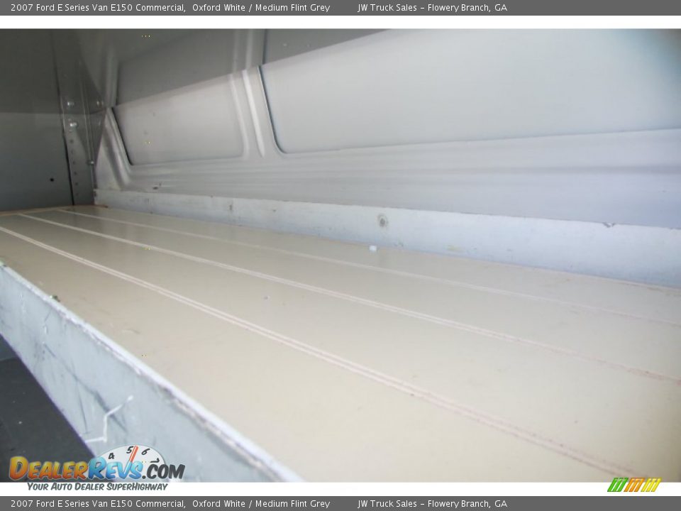 2007 Ford E Series Van E150 Commercial Oxford White / Medium Flint Grey Photo #22